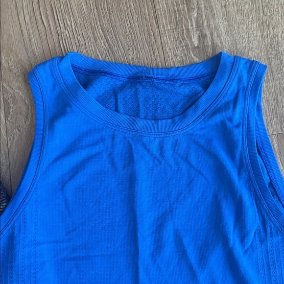 ((2 PIECE)) LULULEMON WORKOUT TOP BUNDLE SIZE 8/MEDIUM EEEUC - Picture 4 of 9